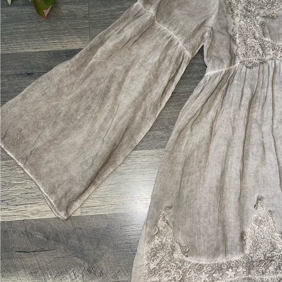 Boho Chic Blouse with Ruffles – Cream Color, Long Sleeves - Picture 2 of 5